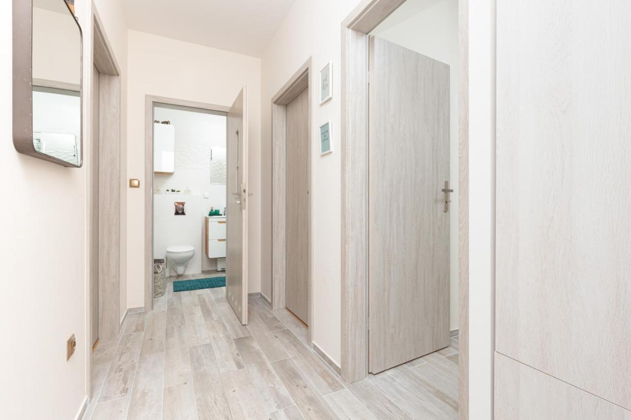 City Center Apartment Elektoralna By Noclegi Renters Varsavia Esterno foto