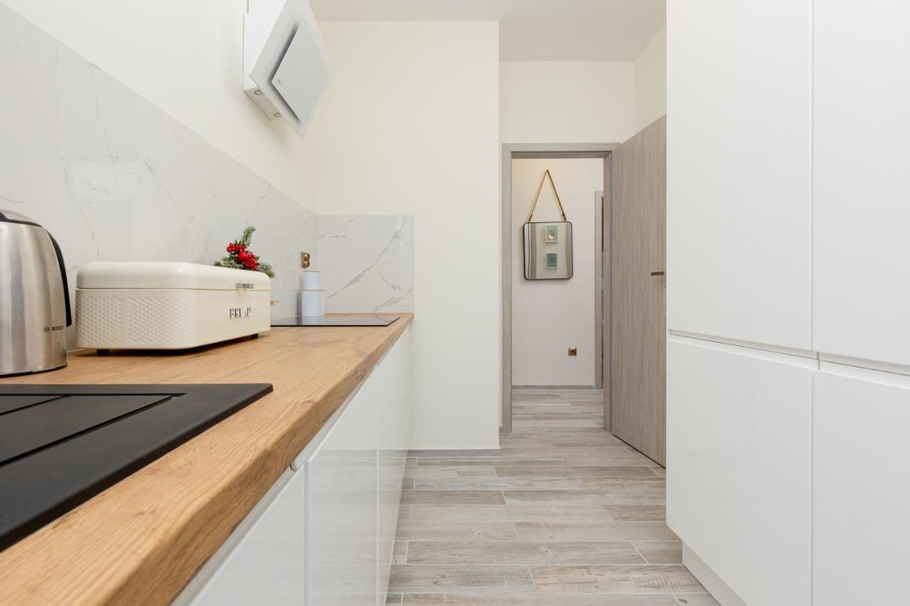 City Center Apartment Elektoralna By Noclegi Renters Varsavia Esterno foto
