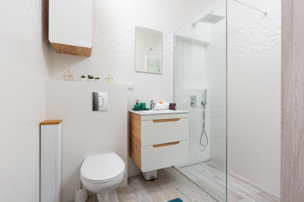 City Center Apartment Elektoralna By Noclegi Renters Varsavia Esterno foto